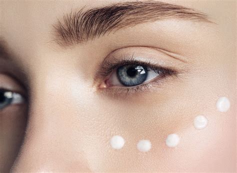 Омолаживающая процедура для кожи вокруг глаз